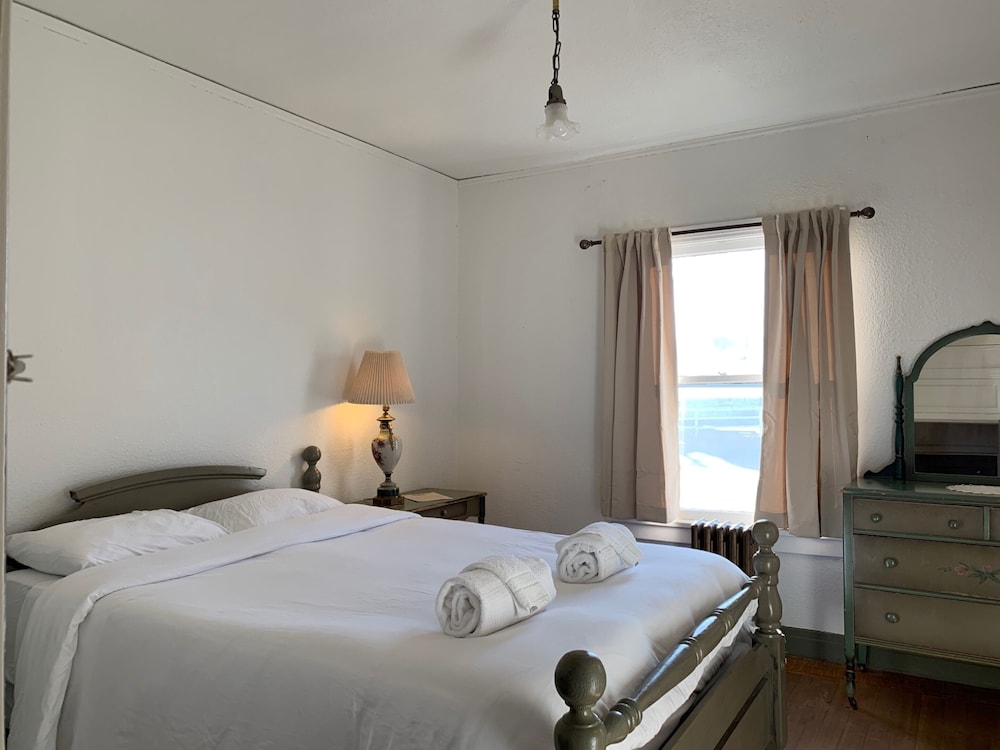 Winnedumah HOtel 12/50