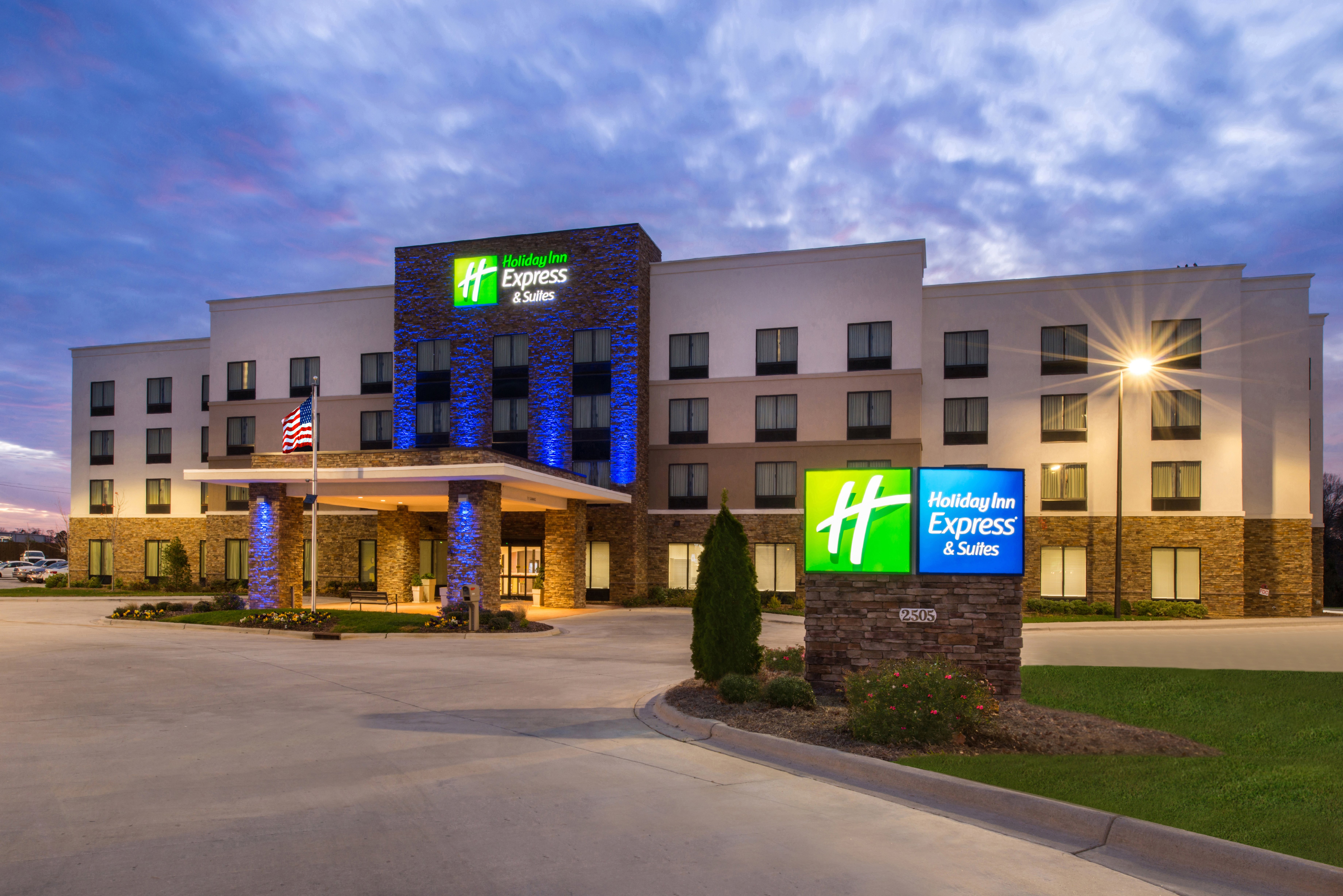 Holiday Inn Express Suites Monroe 3/58