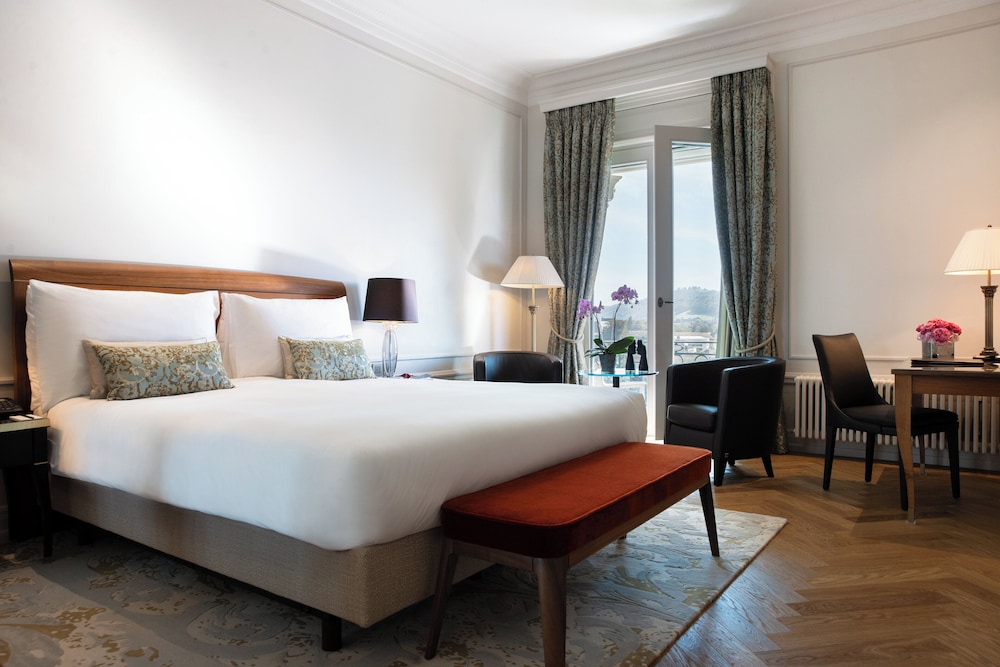 DELUXE, DOUBLE BED