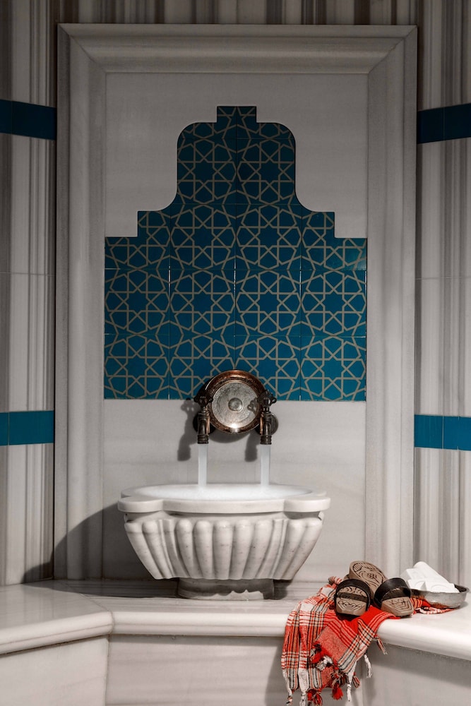 Ramada By Wyndham Istanbul Golden Horn 27/58