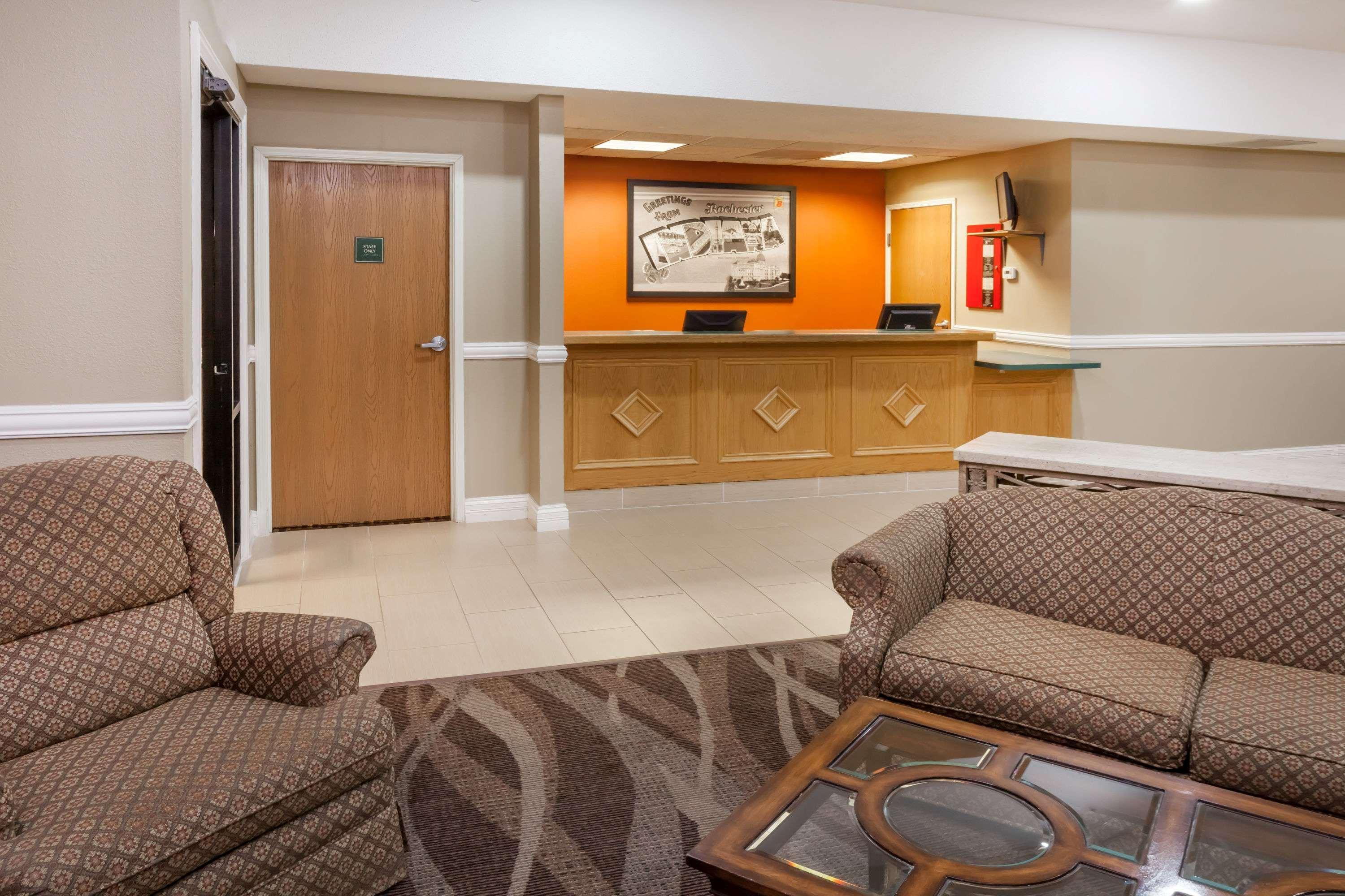Super 8 by Wyndham Rochester IN 2/16