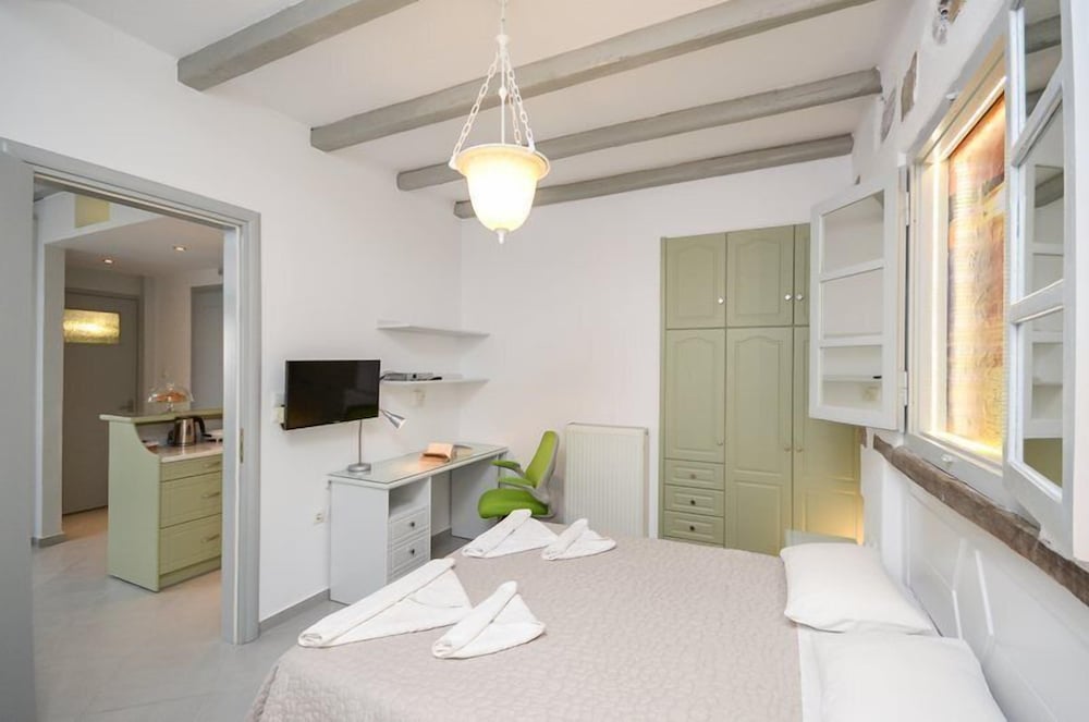 Santa Katerina Studios &amp; Apartments 11/50