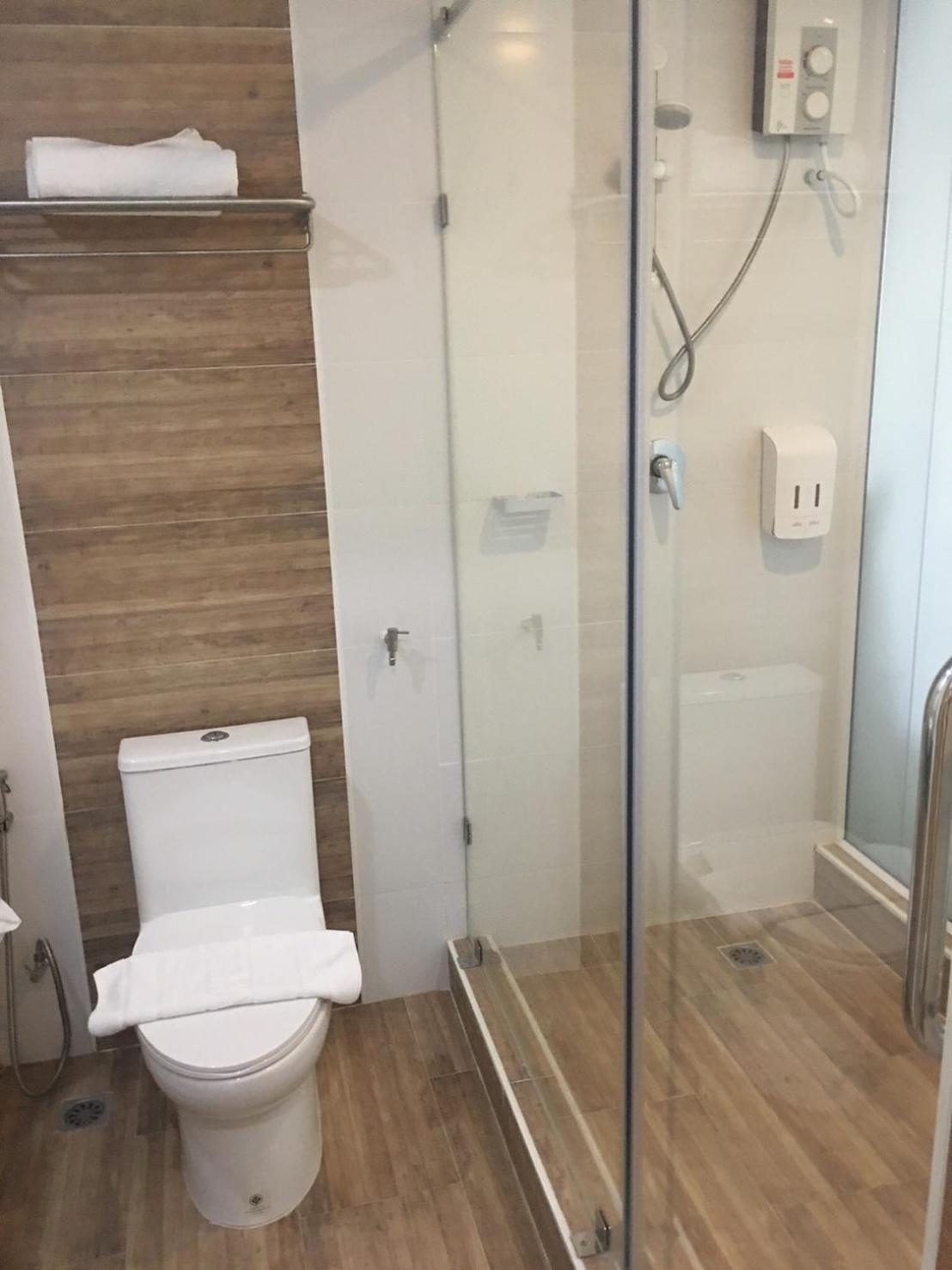 Ingnaam Hotel 50/50
