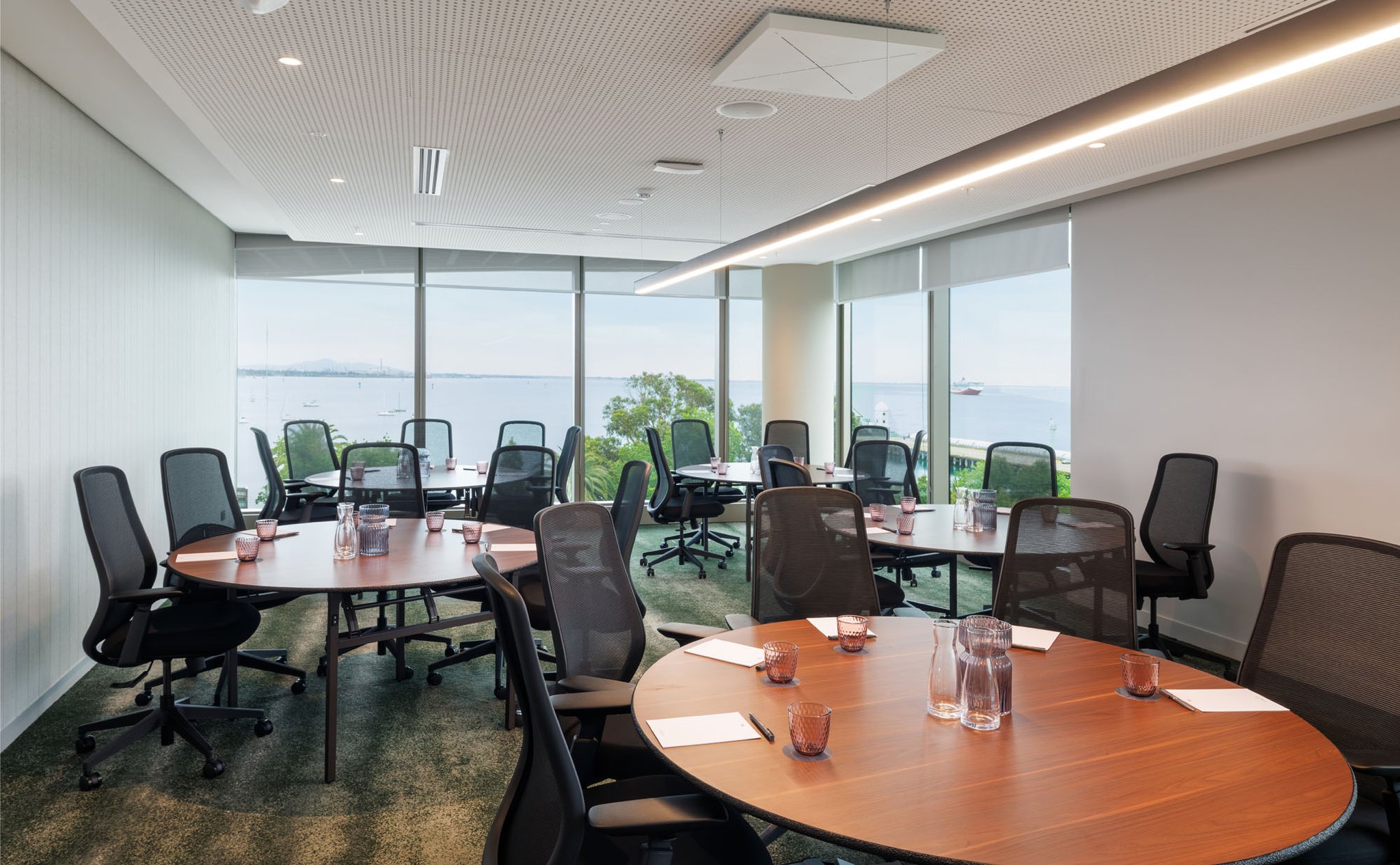 Crowne Plaza Geelong by IHG 41/50