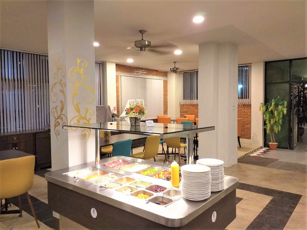 RATANA HOTEL CHIANG MAI 10/49