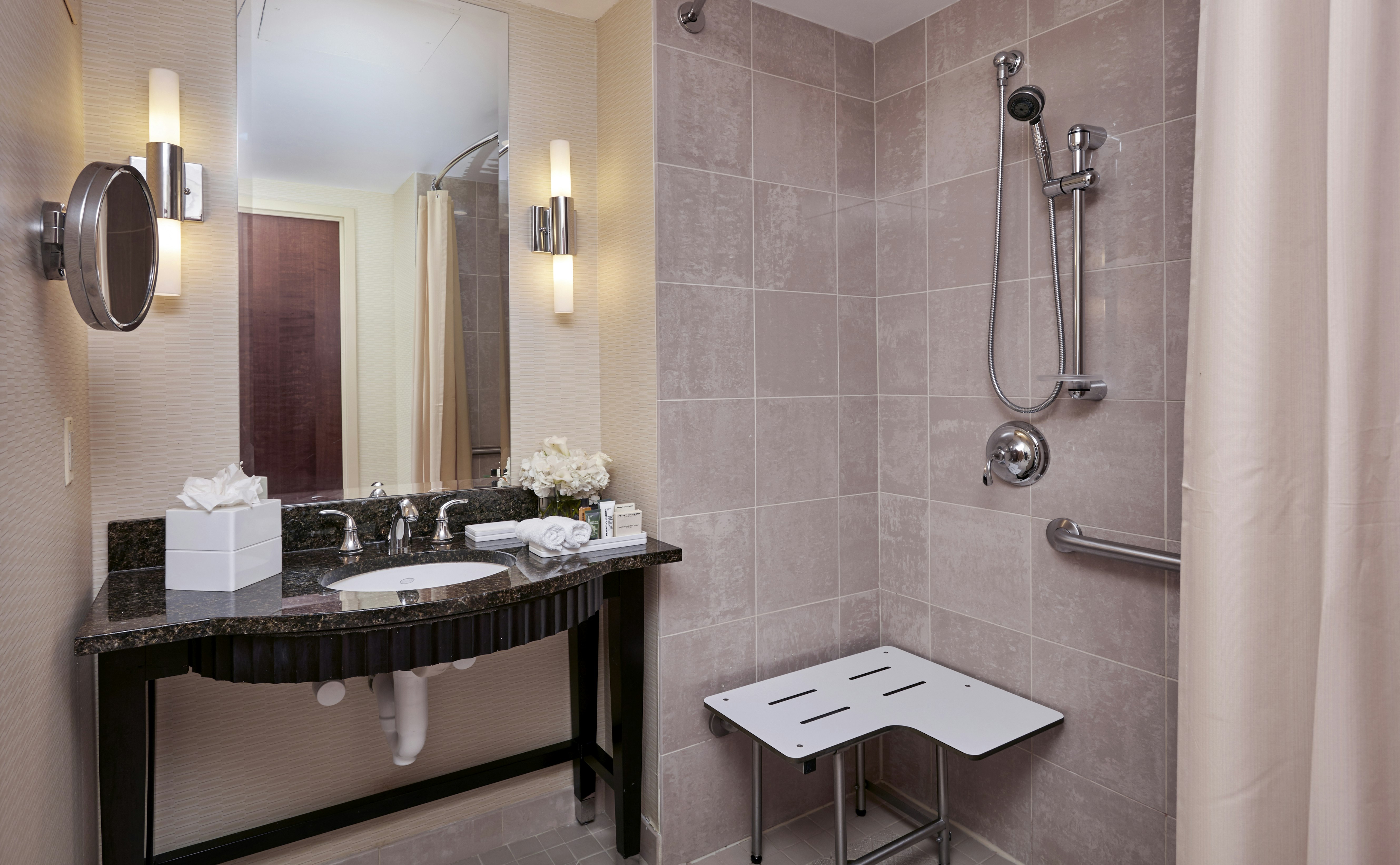 ROOM, 2 DOUBLE BEDS, ACCESSIBLE