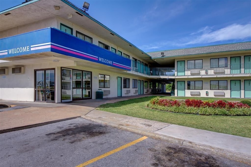 Motel 6 Tulsa West 4/40