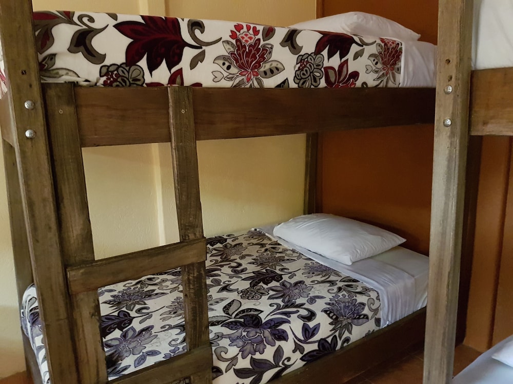 Greemount Hotel 18/65