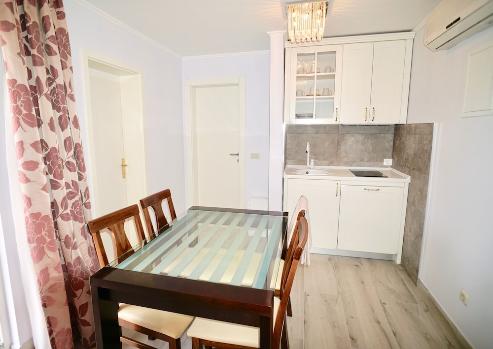 VILLA RUSTICA DALMATIA 20/50