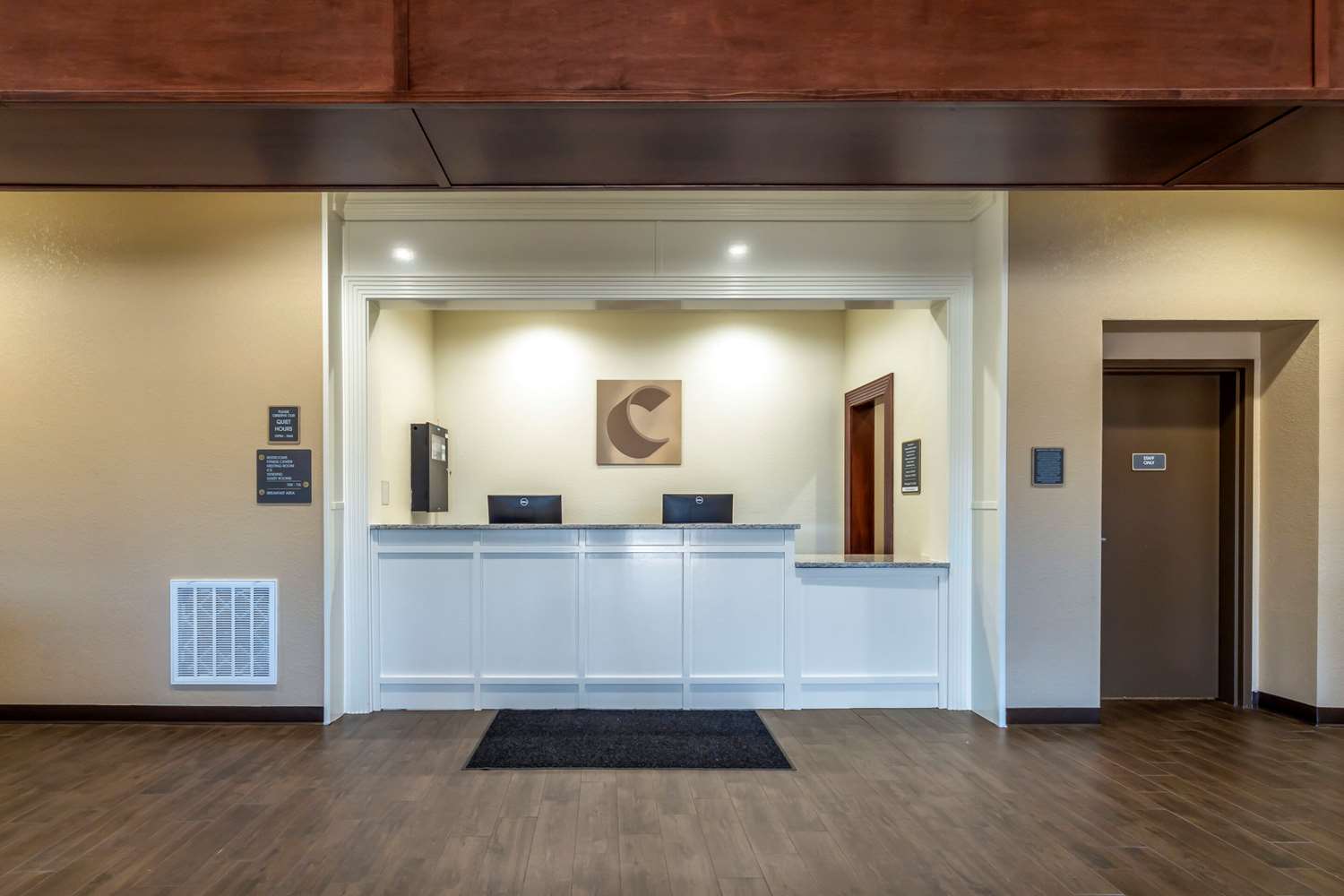 Comfort Inn and Suites Harrah 1/23