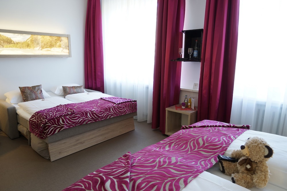 Hotel And Restaurant Edel Weiss Bremen 18/71