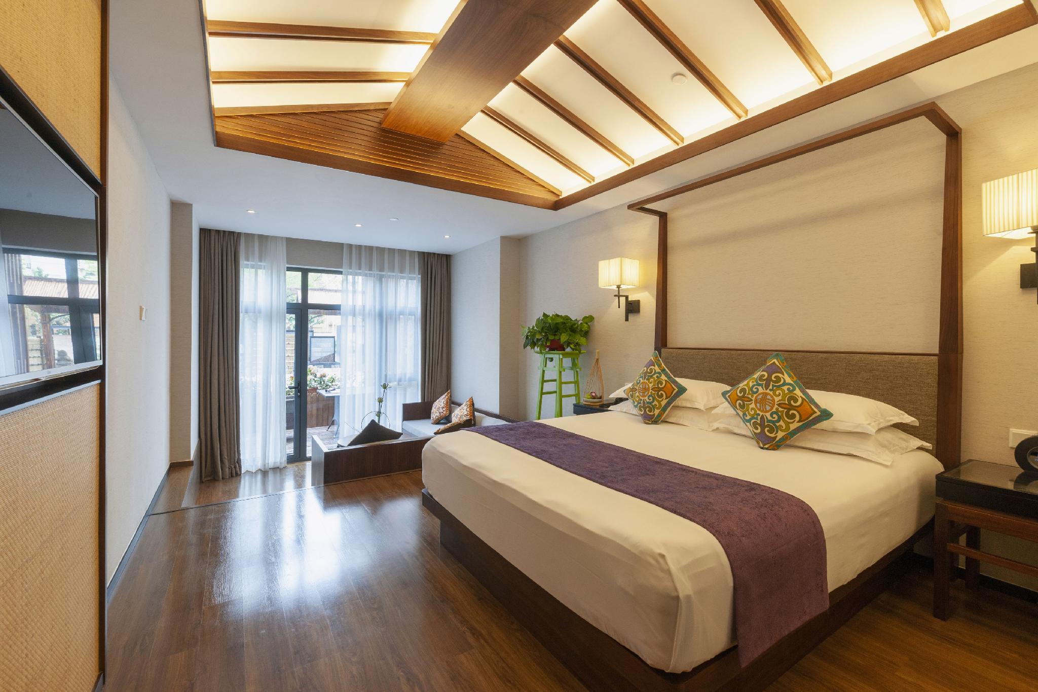 Four Seasons, City, Double Bed