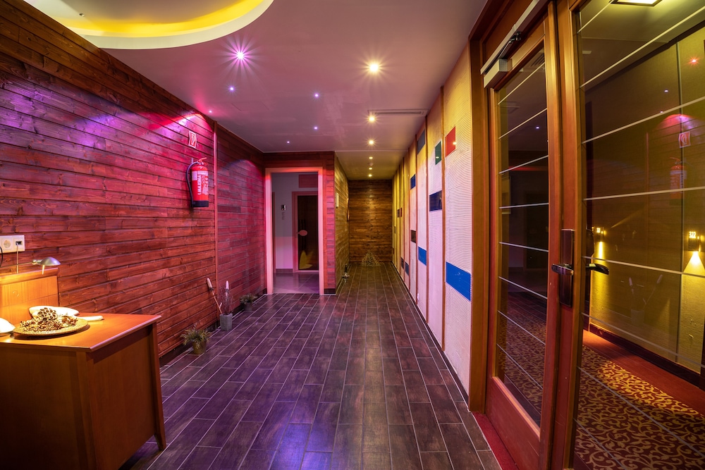 Mercure Szekesfehervar Magyar Kiraly 37/64