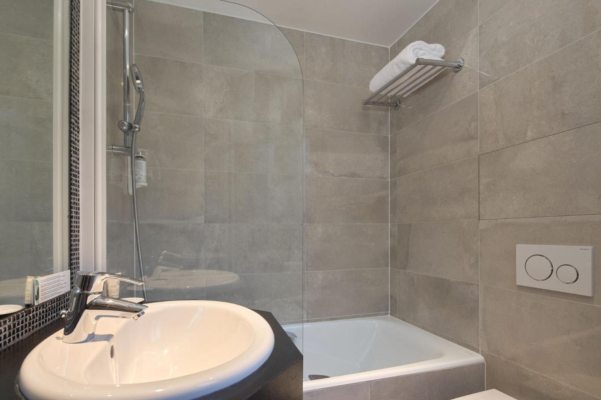 غرفة كلاسيكية بسرير كينج، Hotel La Regence Etoile 6/7