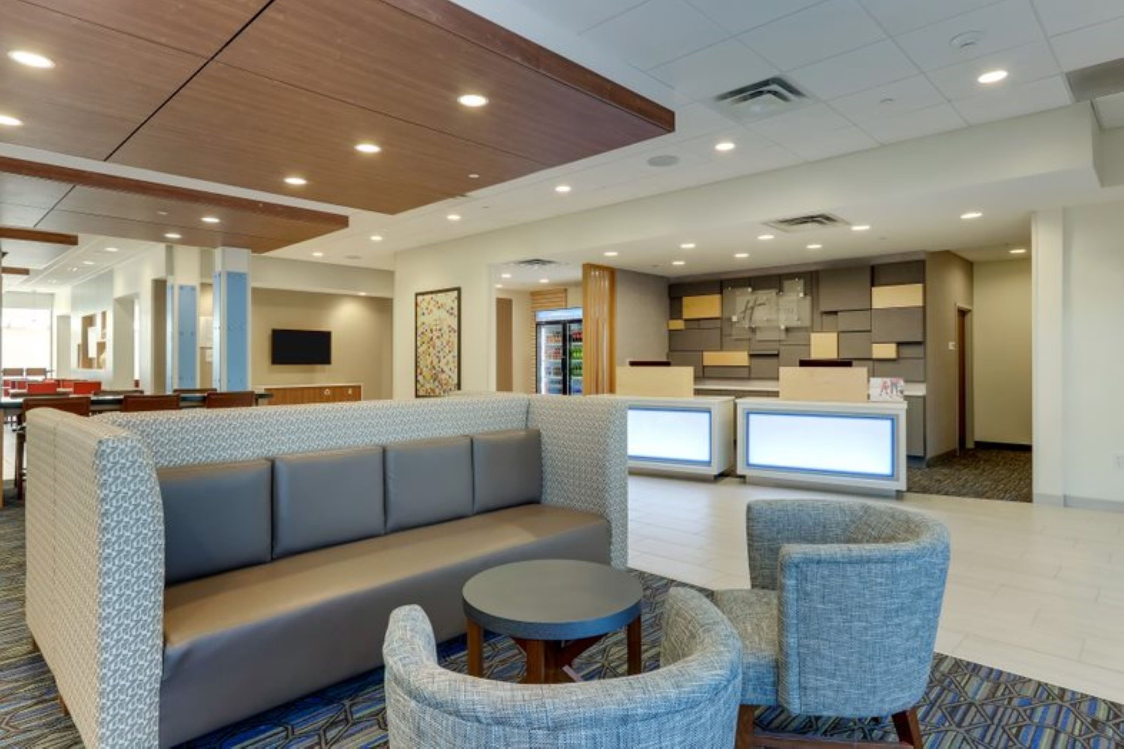 HOLIDAY INN EXPRESS AND SUITES WINSTON SALEM SW CLEMMONS 36/50