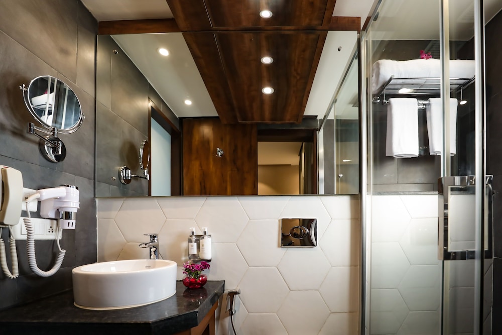 Regenta Suites Element One 47/50