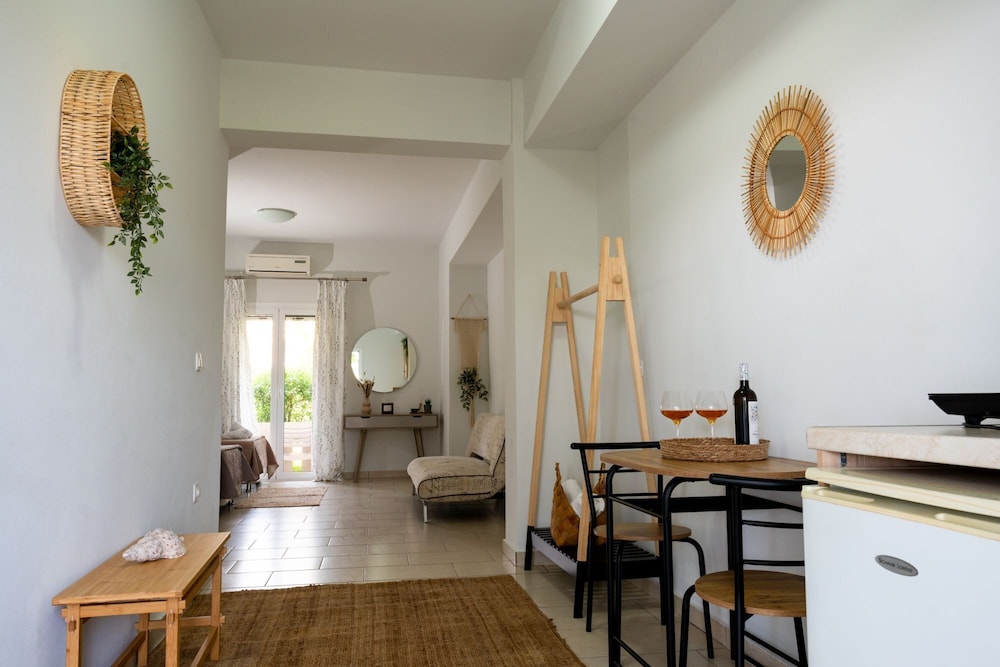 Tesys Studios & Apartments 45/50
