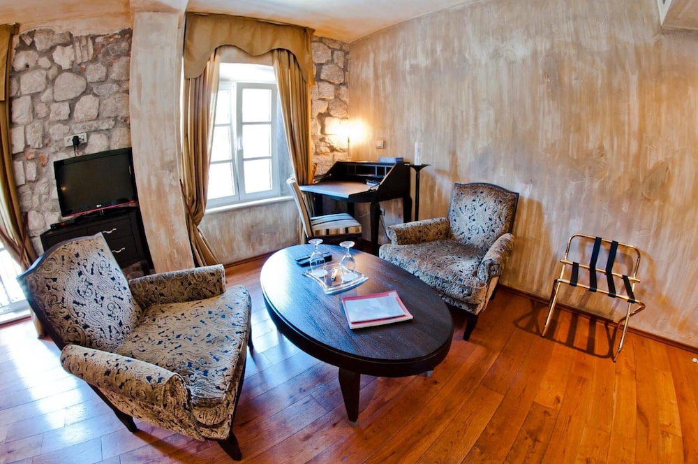 Boutique Hotel Astoria 44/66
