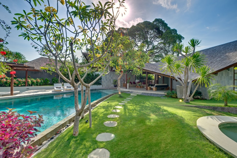 The Layar - Designer Villas & Spa 43/50