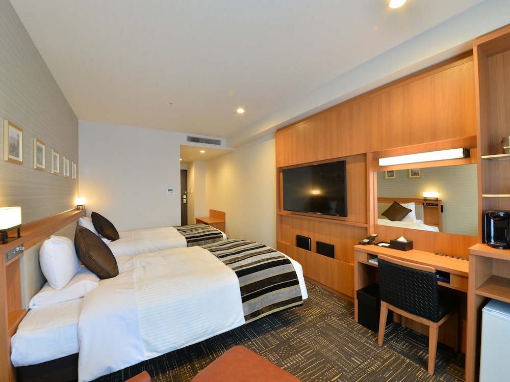 Hakodate Kokusai Hotel 11/73