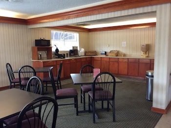 Stratford House Inn and Suites 37/51