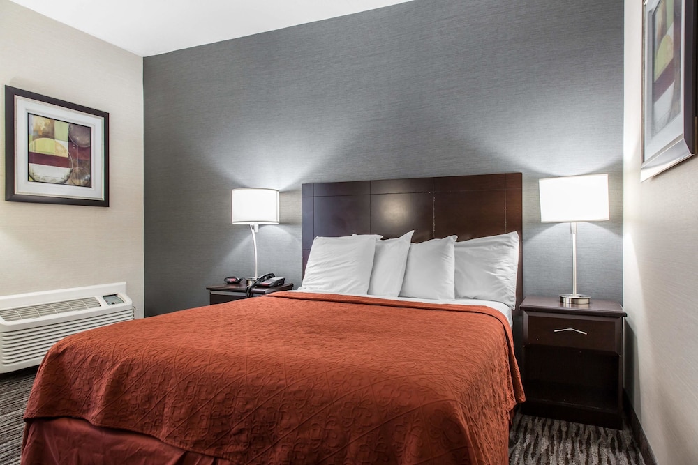 Quality Inn and Suites Danbury Near University 15/44