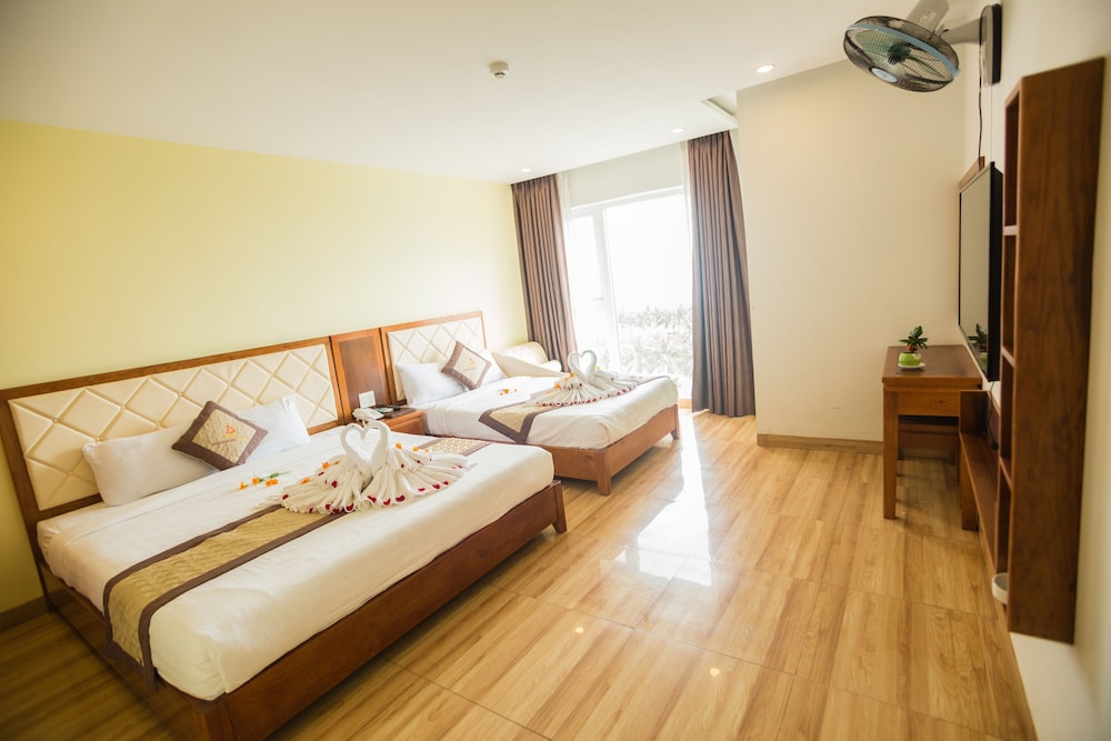 Dana Sailing Hotel 12/41