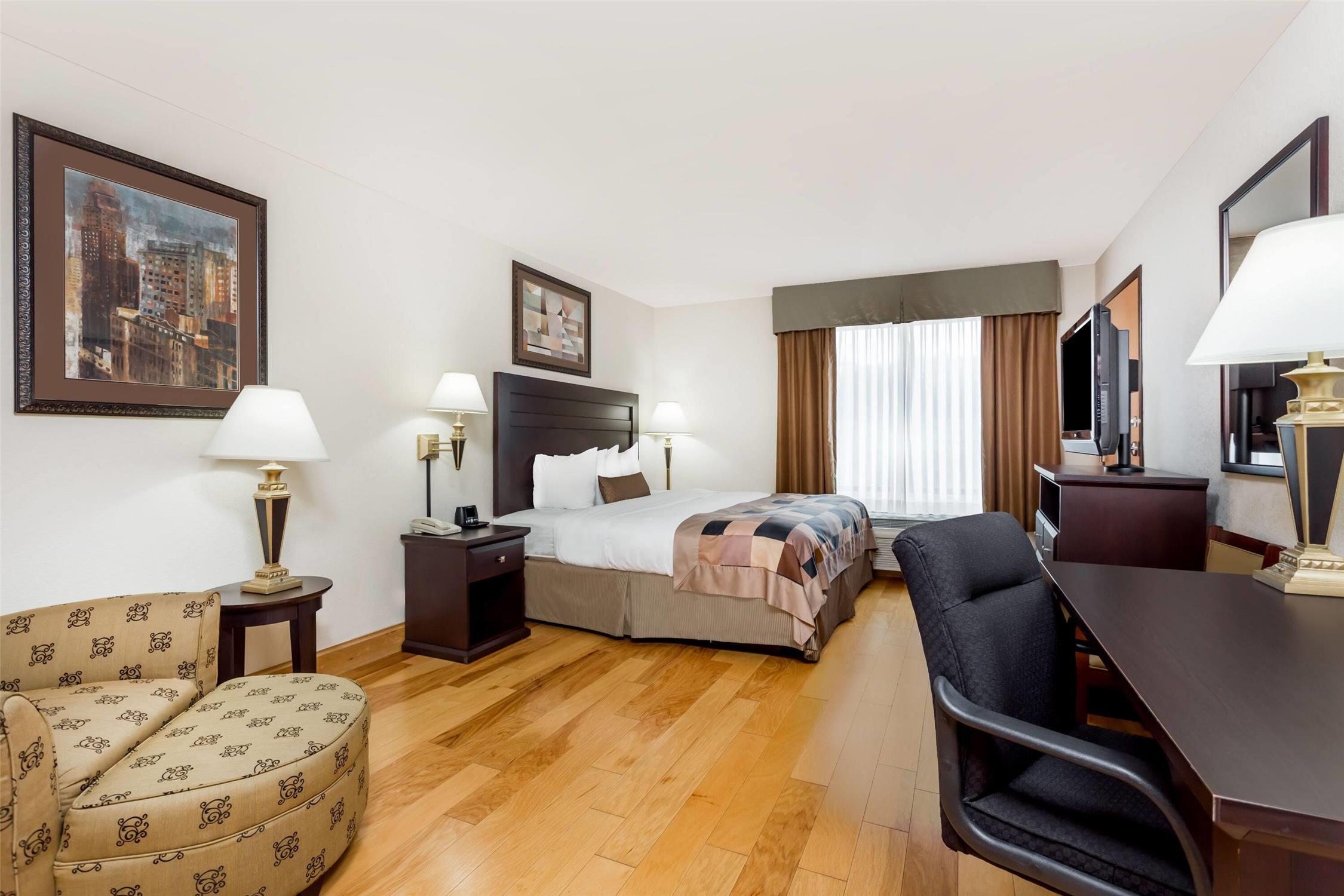 Wingate By Wyndham Lagrange 2/11