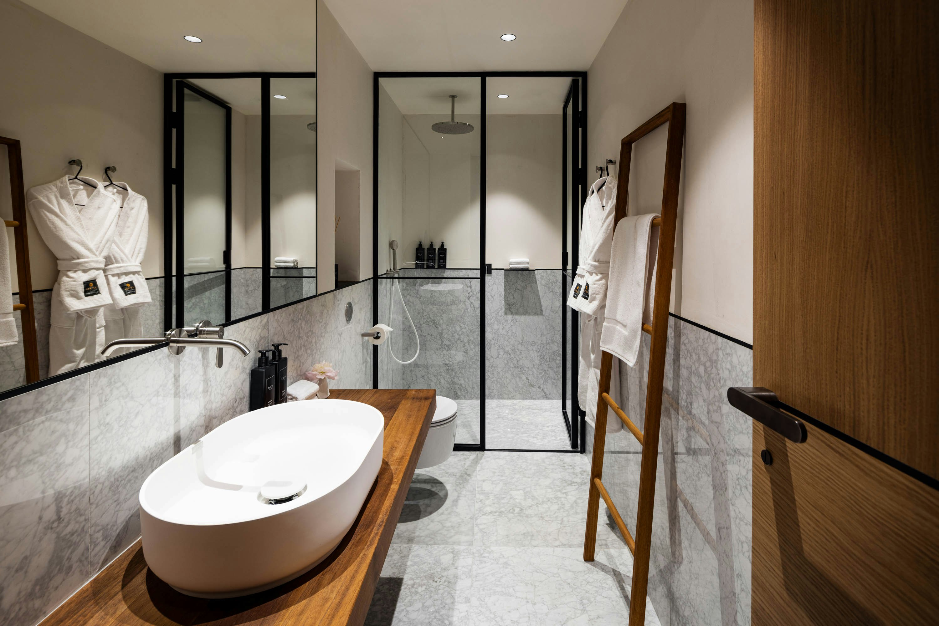 Juno Hotel Sofia, a Member of Design Hotels 25/26