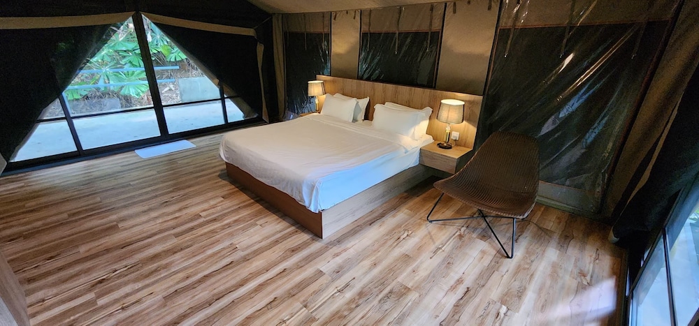 Safari, Tent, King Bed