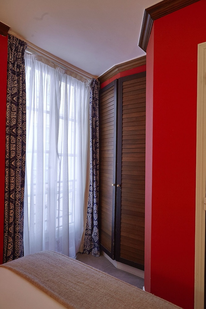 HOTEL DU DANUBE SAINT GERMAIN 30/68