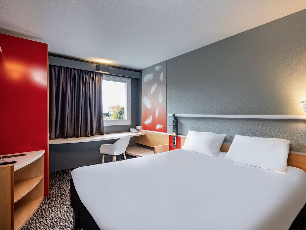 Ibis Amboise 13/65