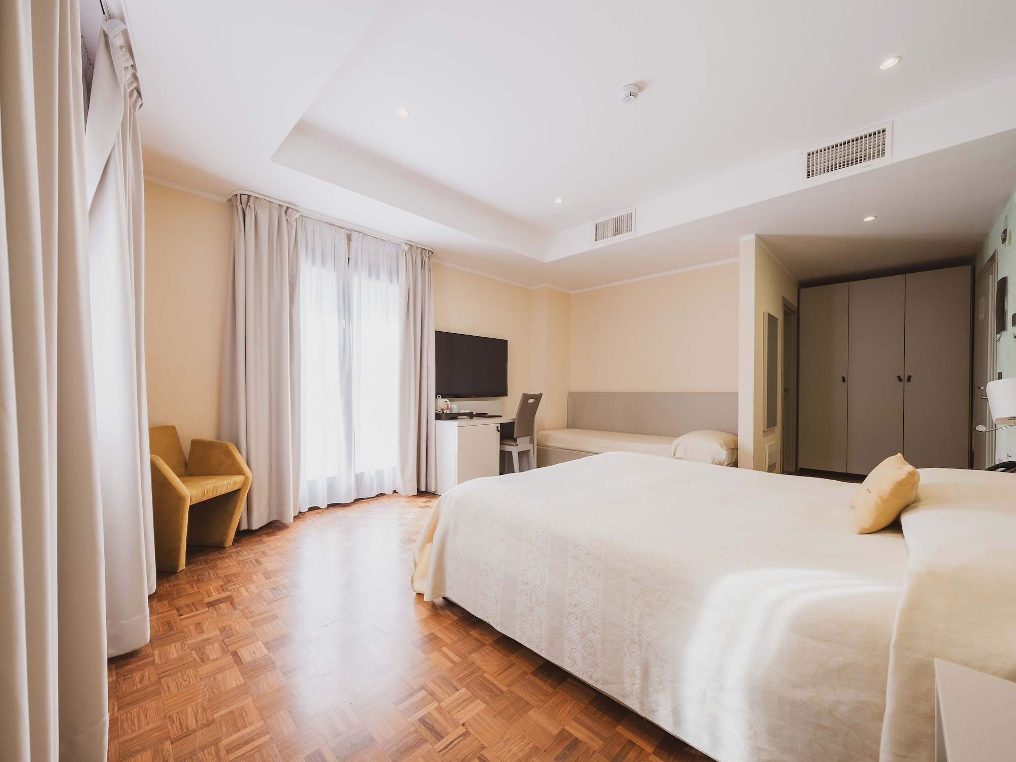 WELLNESS, JUNIOR SUITE