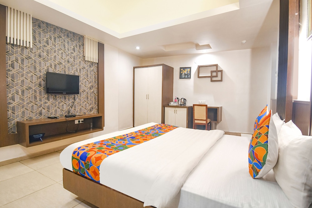 Fabhotel Emerald 17/36