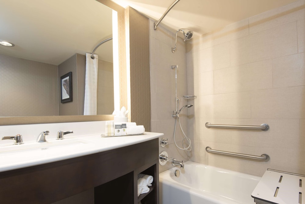 DoubleTree by Hilton Hotel Schenectady 11/51