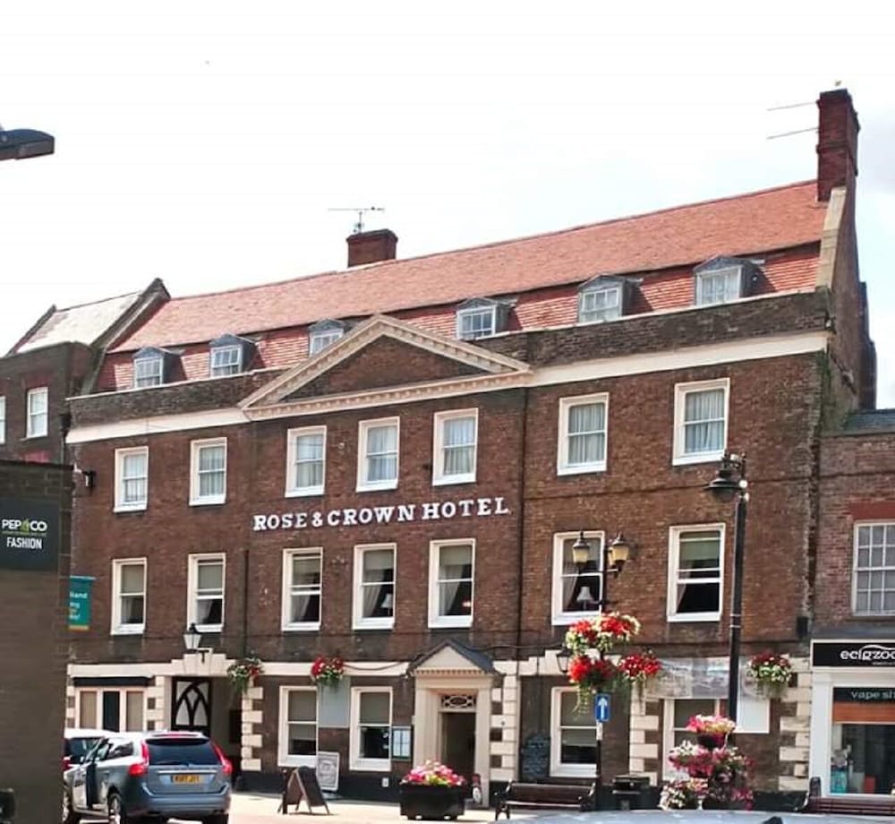 The Rose and Crown Hotel 2/53