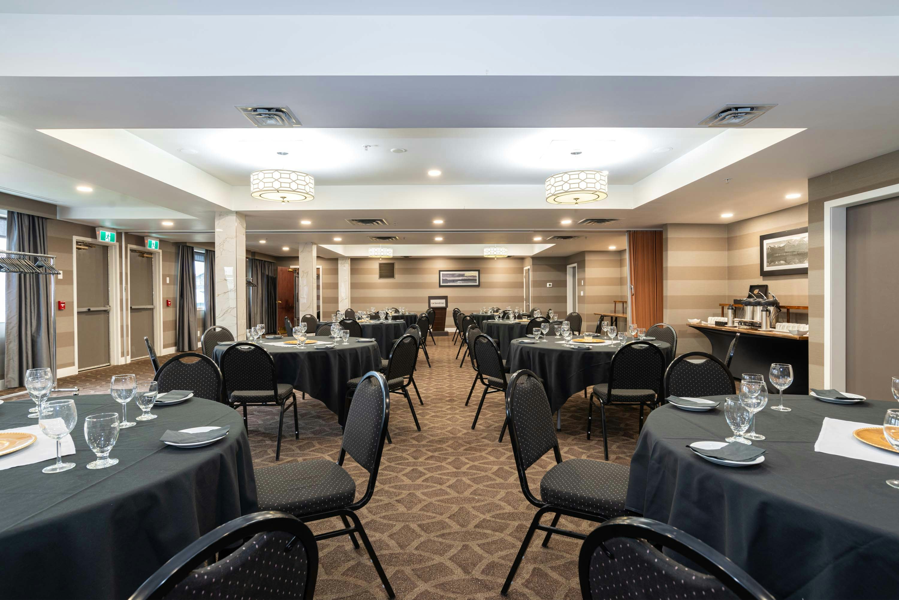 Sandman Hotel Grande Prairie 38/42