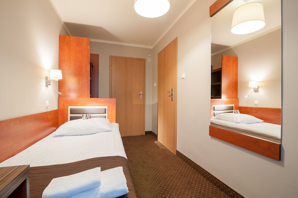 Hotel Diament Zabrze 13/66