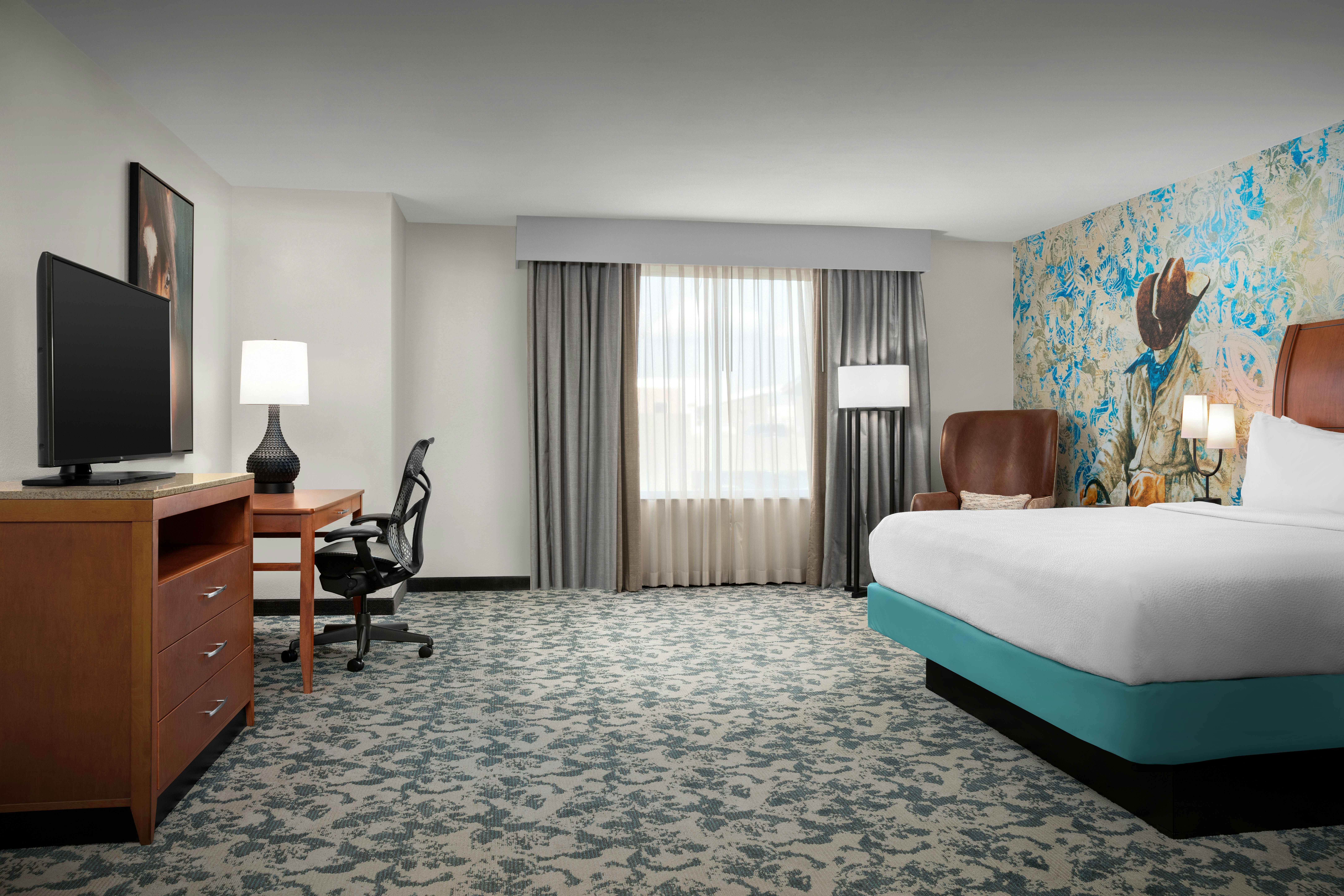 ROOM, KING BED, PELOTON