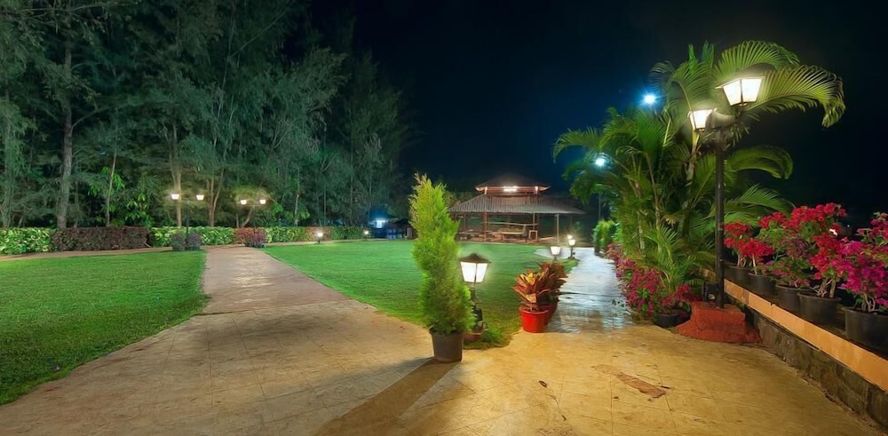 Lagoona Resort 74/78