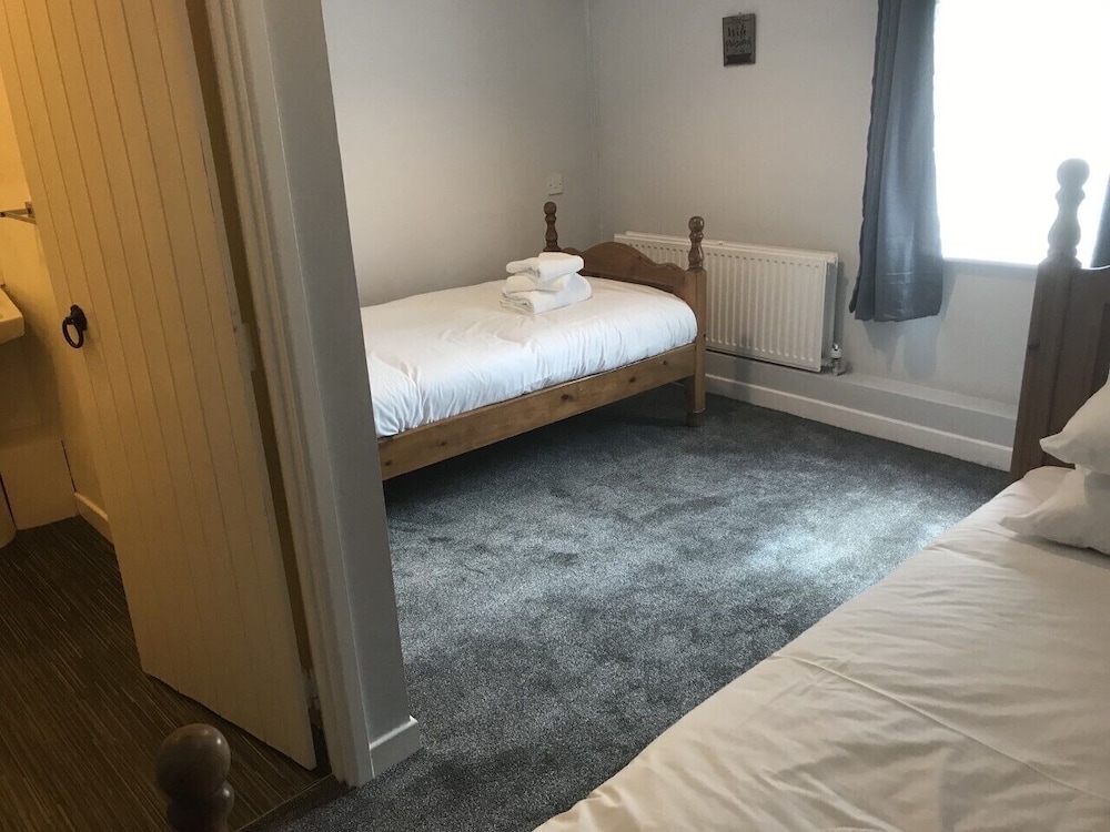 Room, Twin Beds