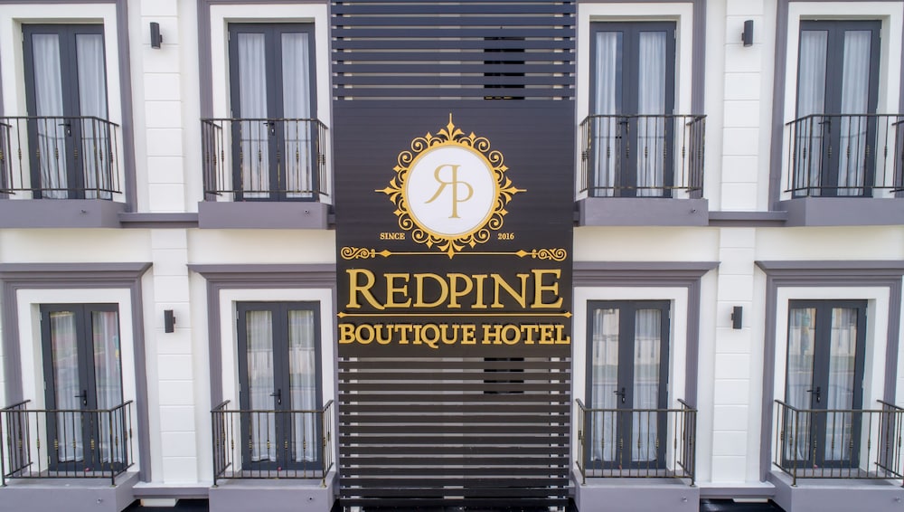 Redpine Boutique Hotel 7/38