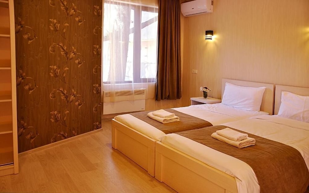 Tiflis Hotel 52/74