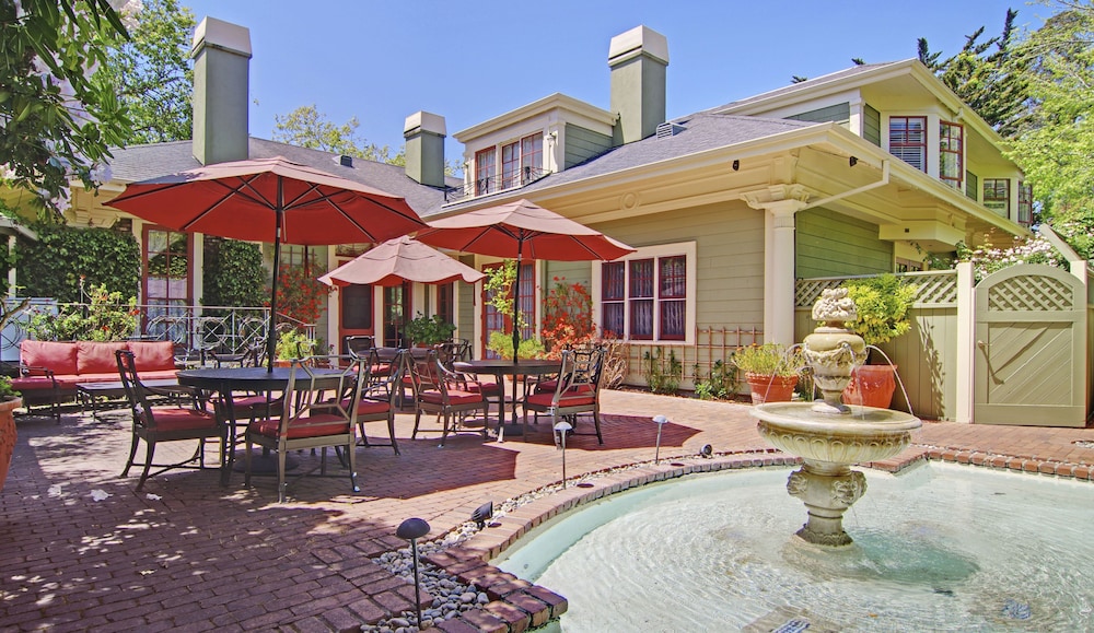 Inn at Depot Hill 68/76