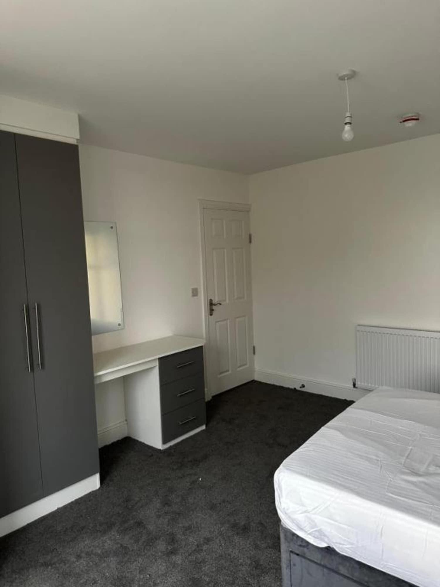 OYO Cheetham Hill Guest House 20/32