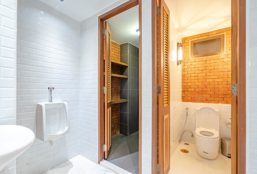 Siam Plug In Hostel 43/50