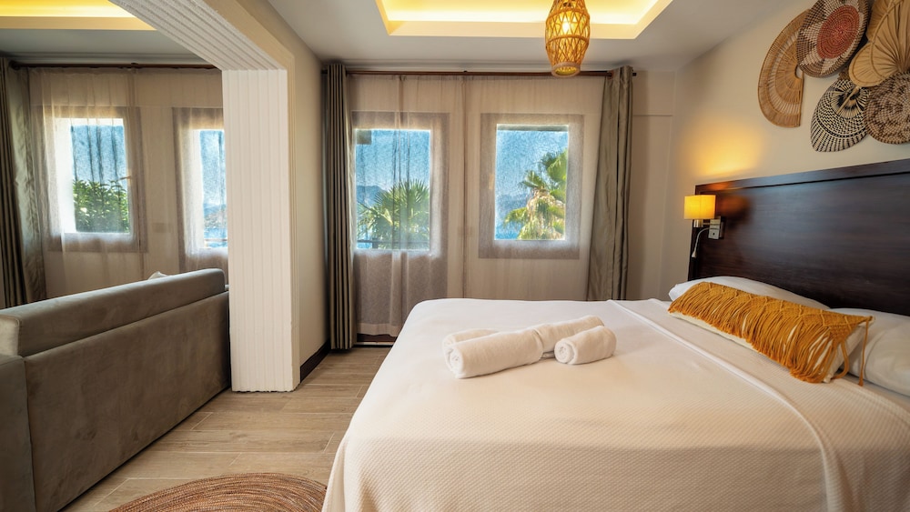 Junior Suite, Studio, Queen Bed, Sea View