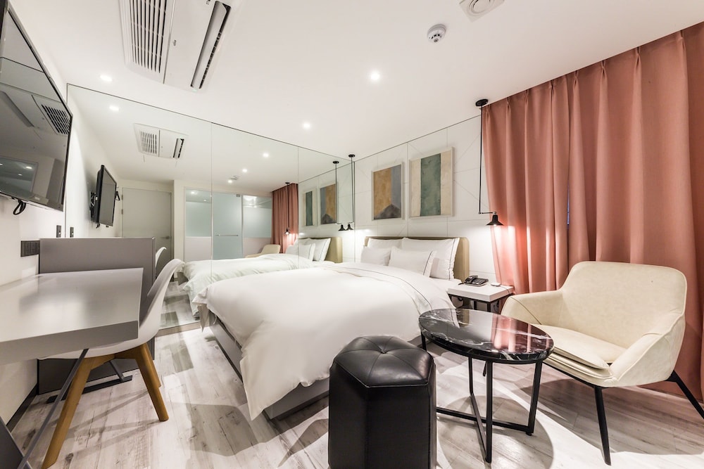 Hotel Forestar Sinchon 17/26