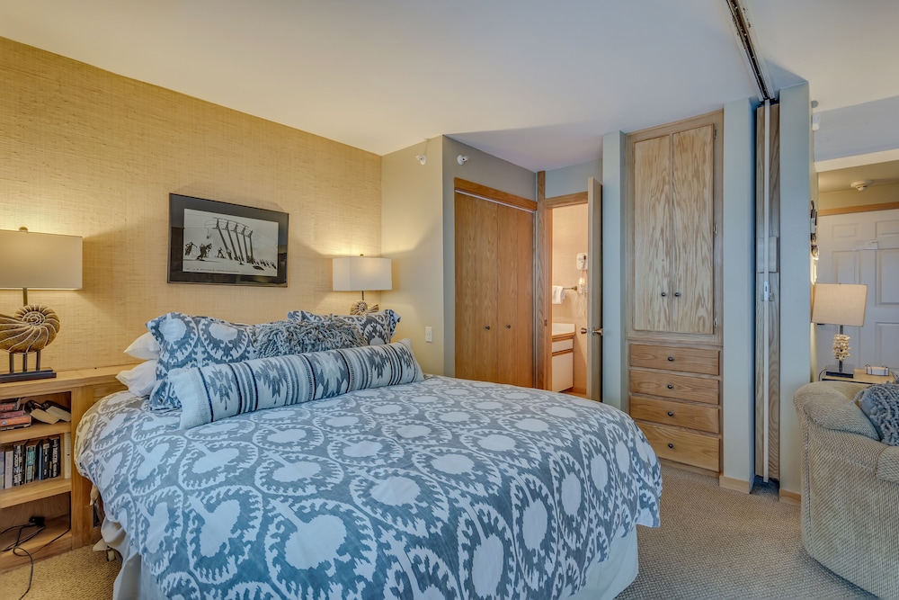 Laurelwood A Destination Residence 17/76