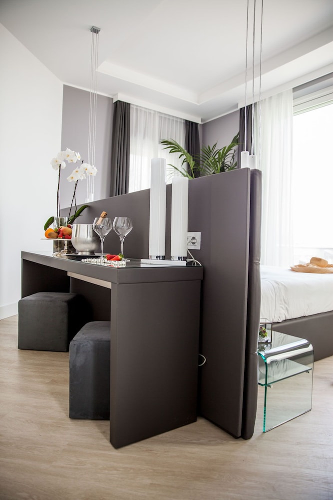 Sanremo Luxury Suites 31/50